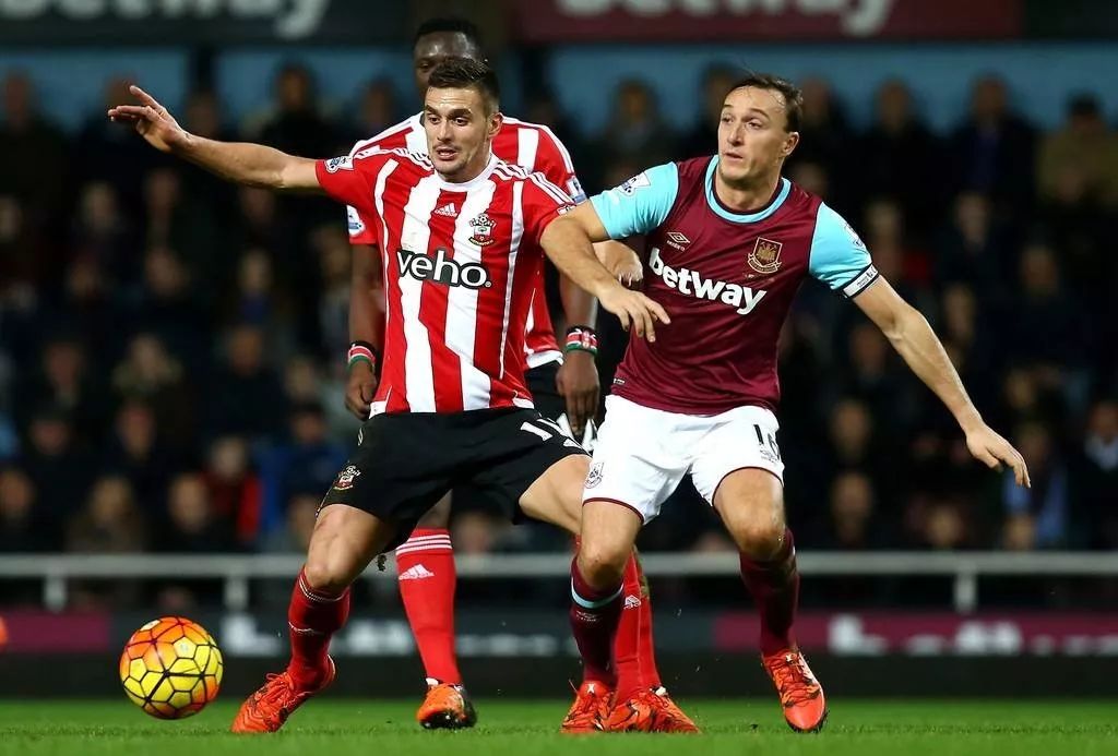 包含沙尔克在关键战绩中节节败退，保级压力山大的词条